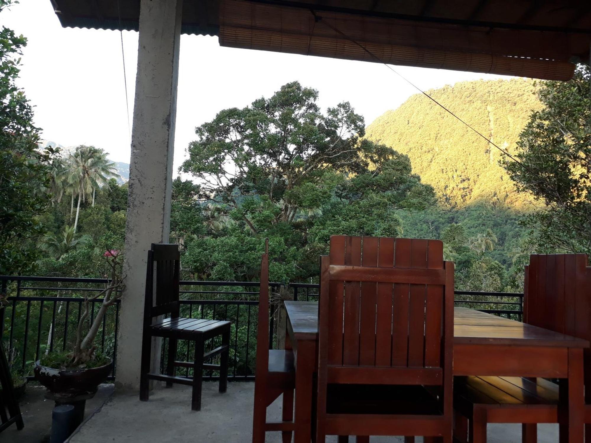 Sugi Gede Homestay Singaraja  Luaran gambar